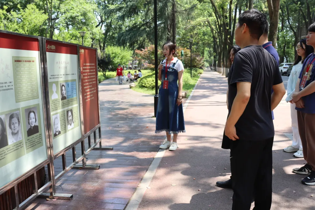 巡展进湖北大学